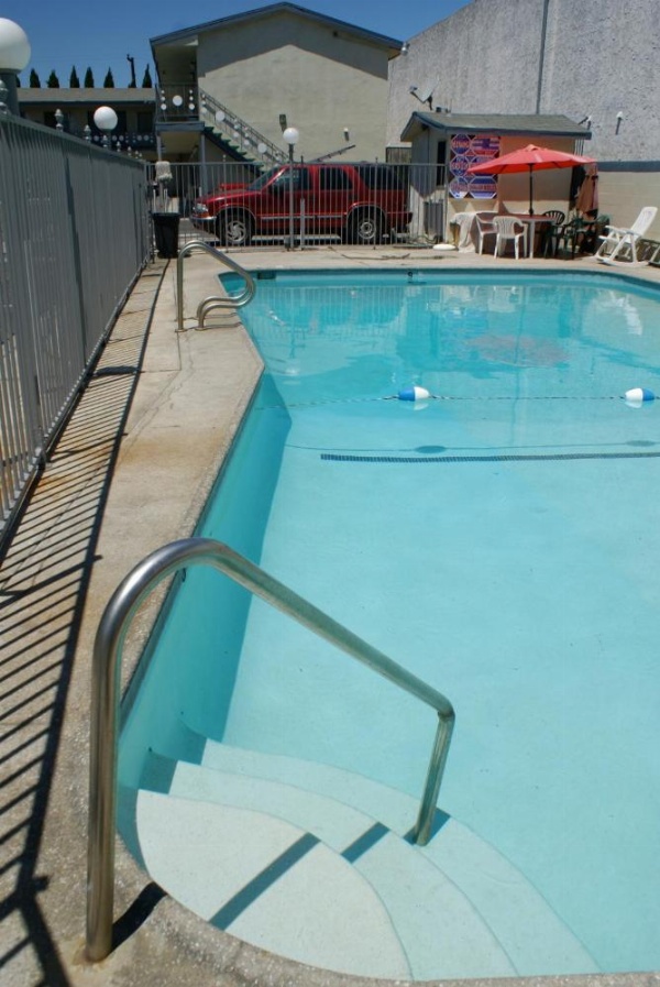 Sahara Motel image 15
