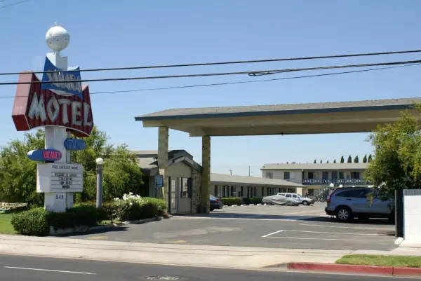 Sahara Motel Main image