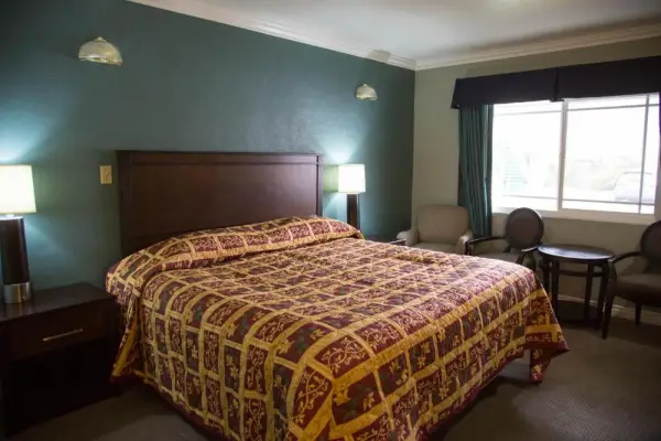 Sahara Motel 8
